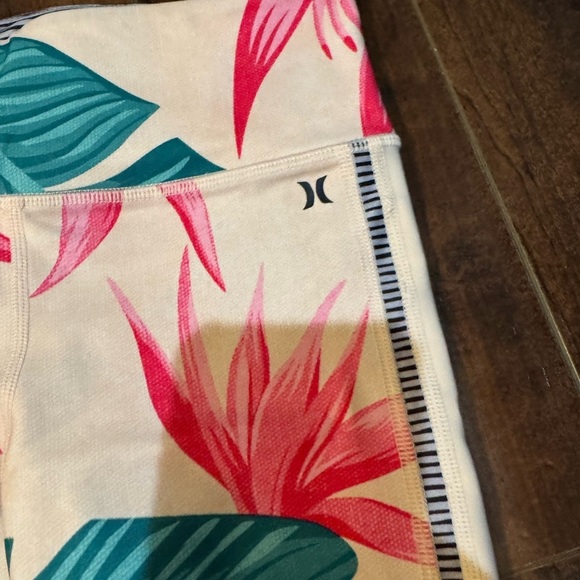 Hurley floral leggings XS, UPF 50 - Picture 5 of 6